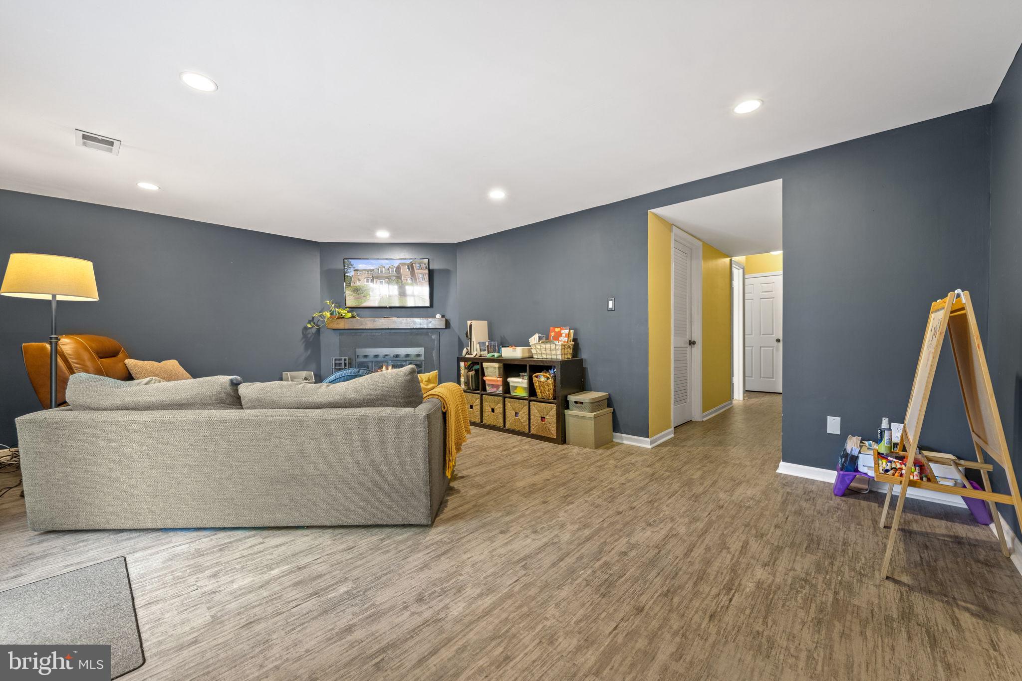 WOODSIDE - Residential