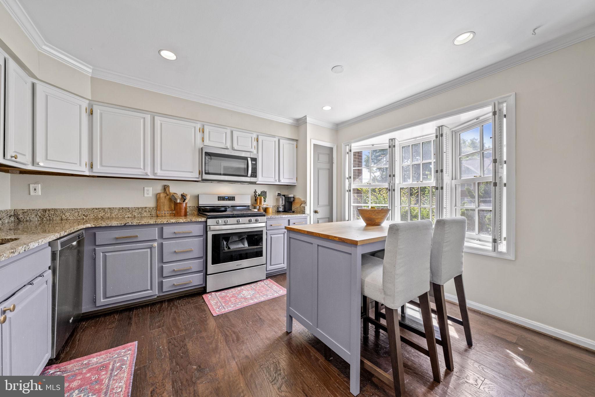 WOODSIDE - Residential