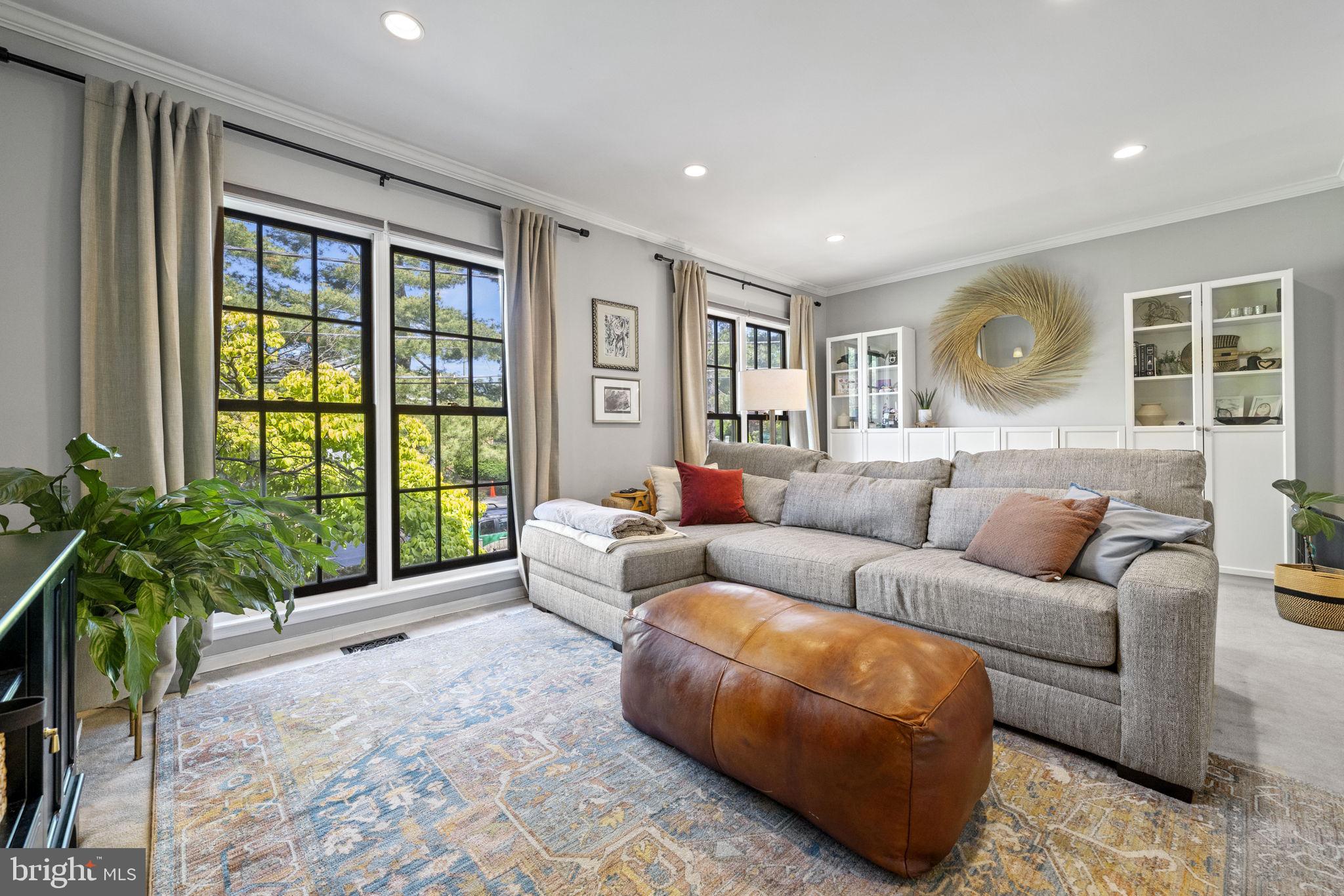 WOODSIDE - Residential