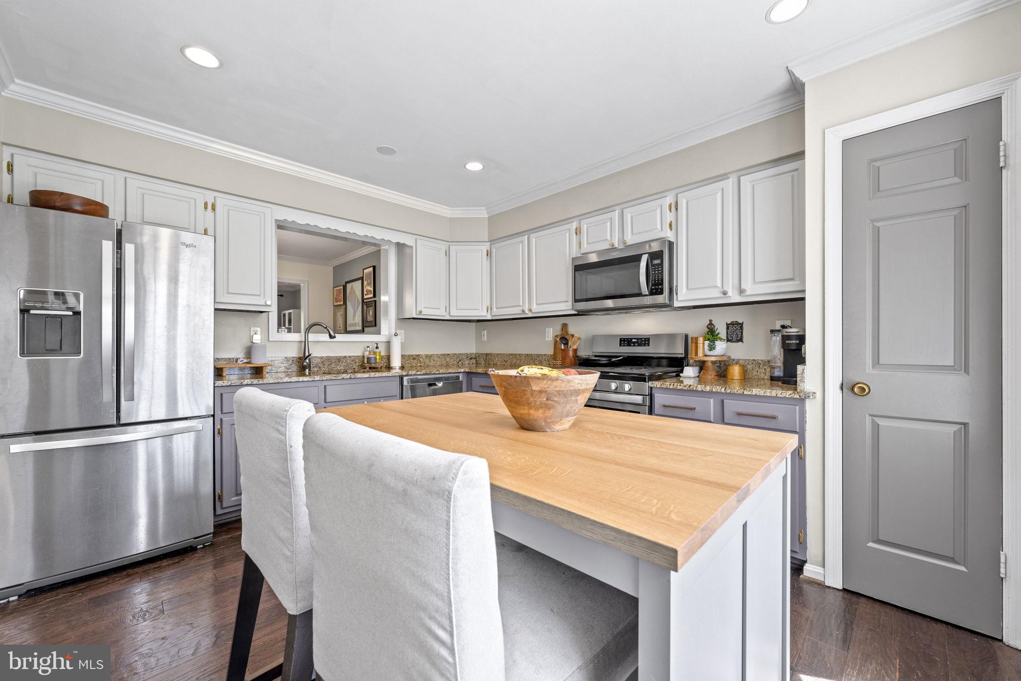 WOODSIDE - Residential