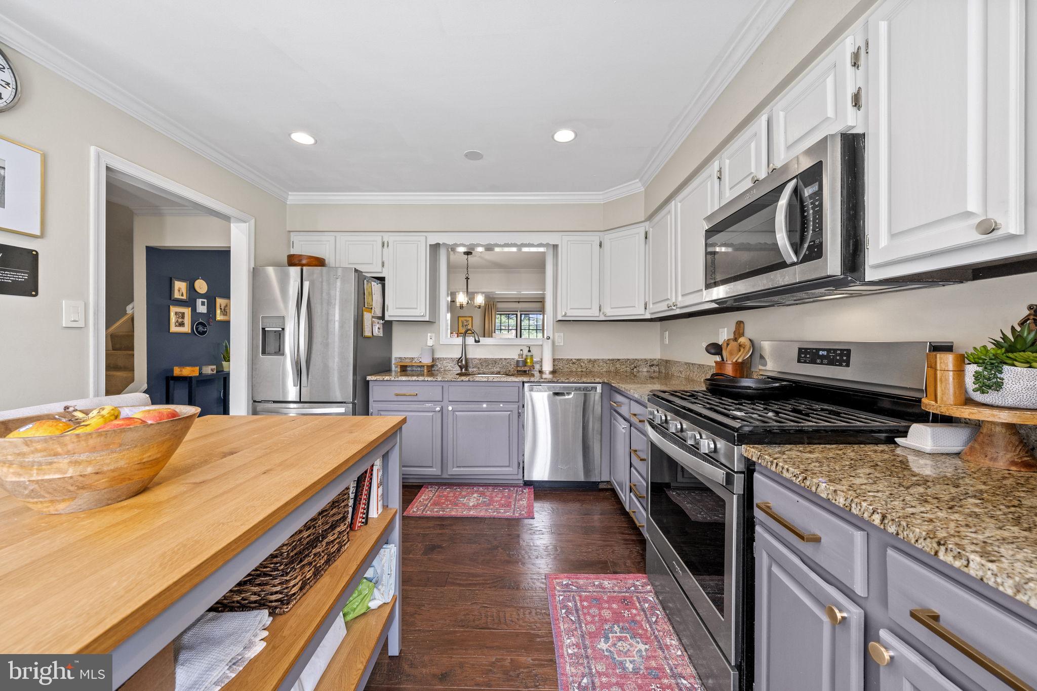 WOODSIDE - Residential