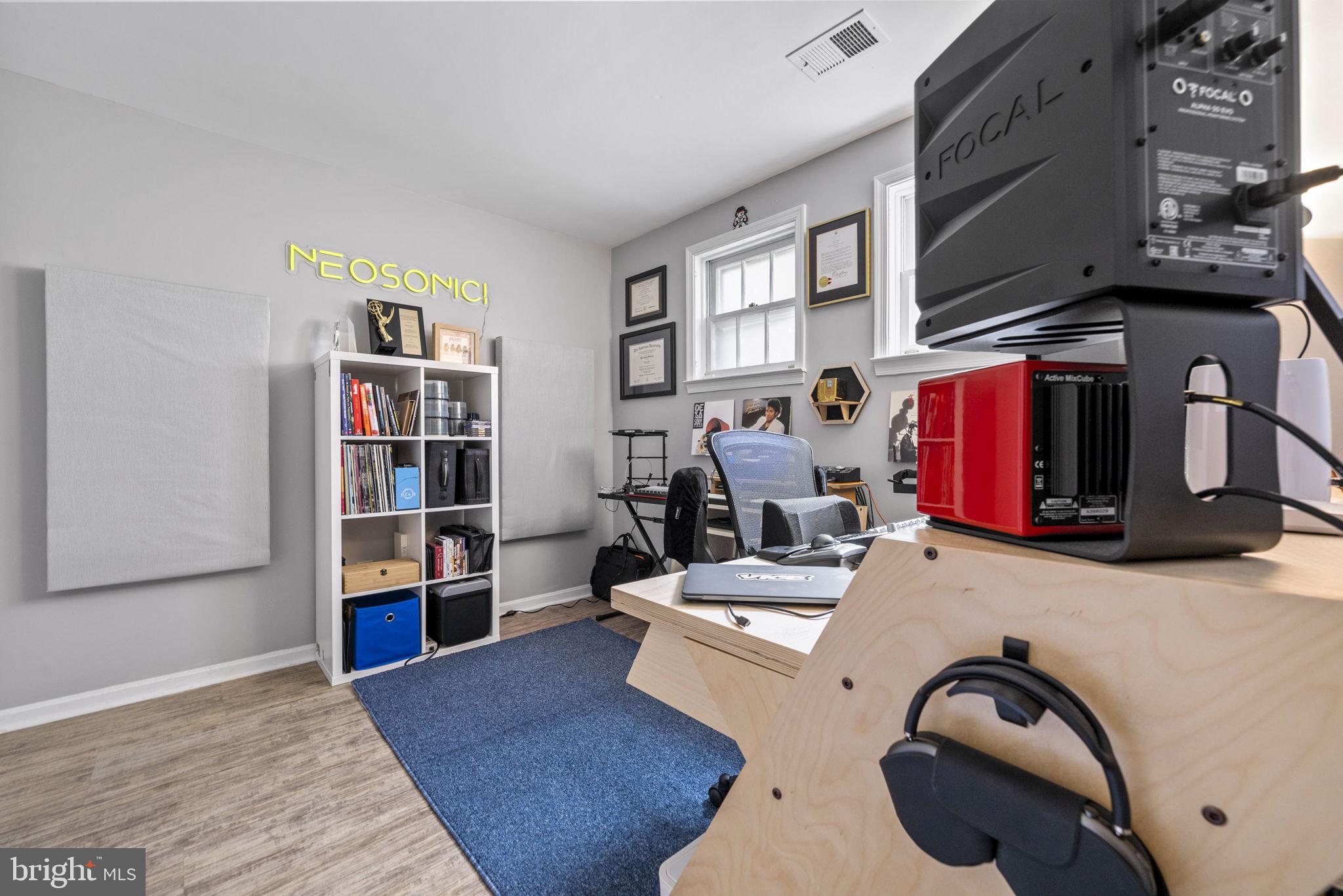 WOODSIDE - Residential