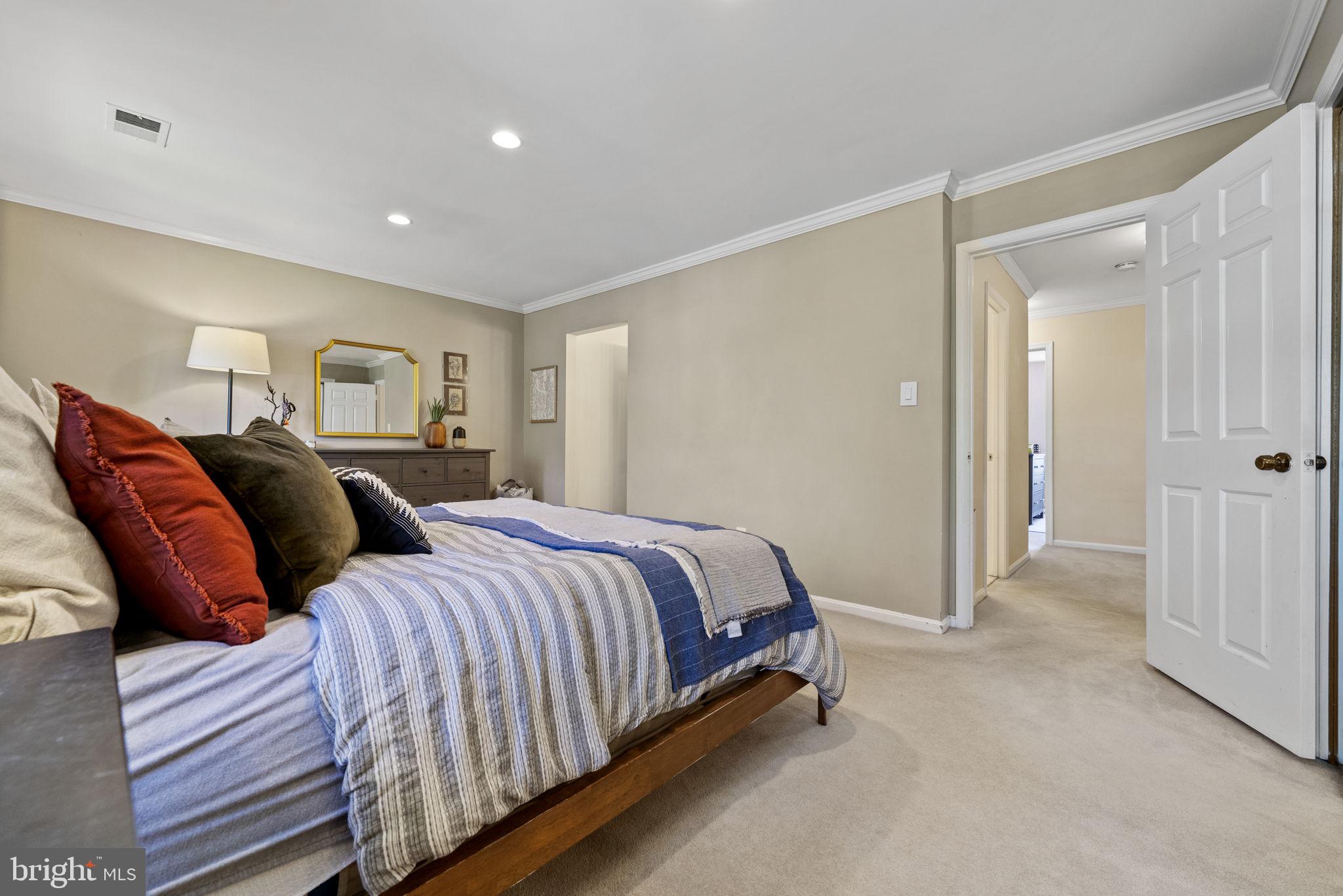 WOODSIDE - Residential