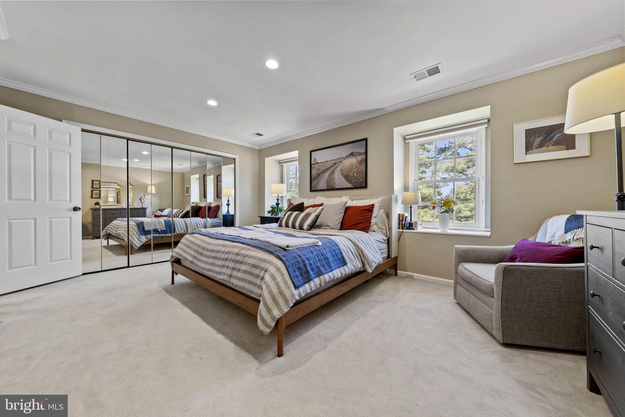 WOODSIDE - Residential