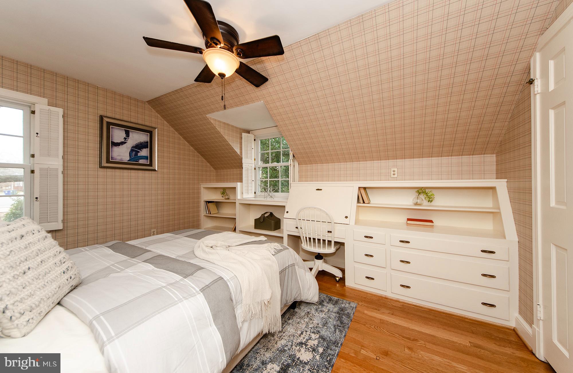 OVER LEE KNOLLS - Residential