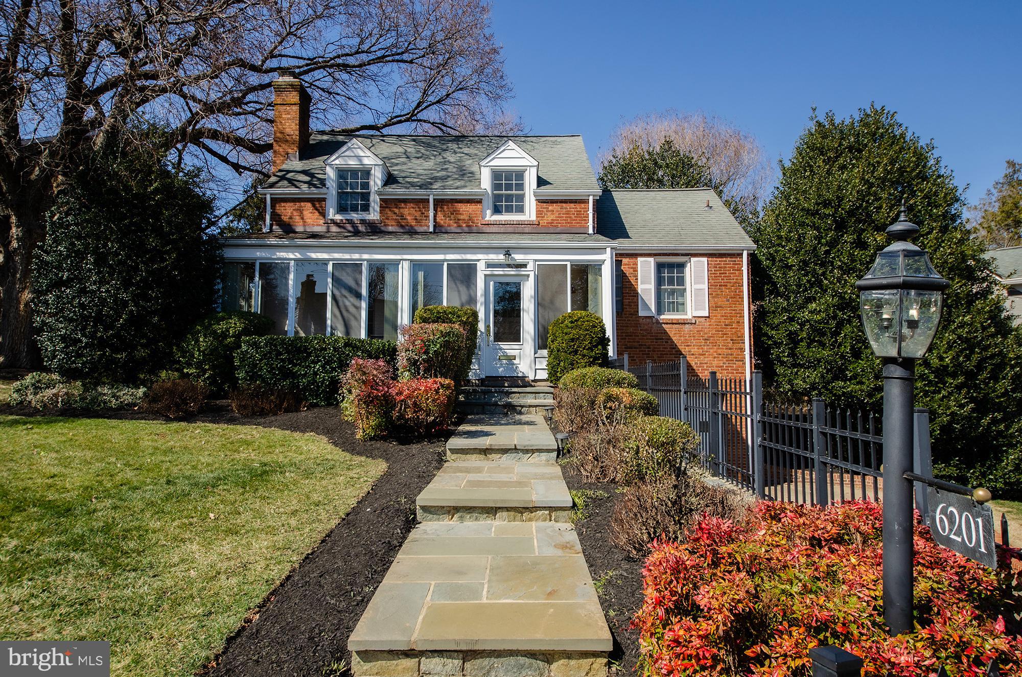 OVER LEE KNOLLS - Residential