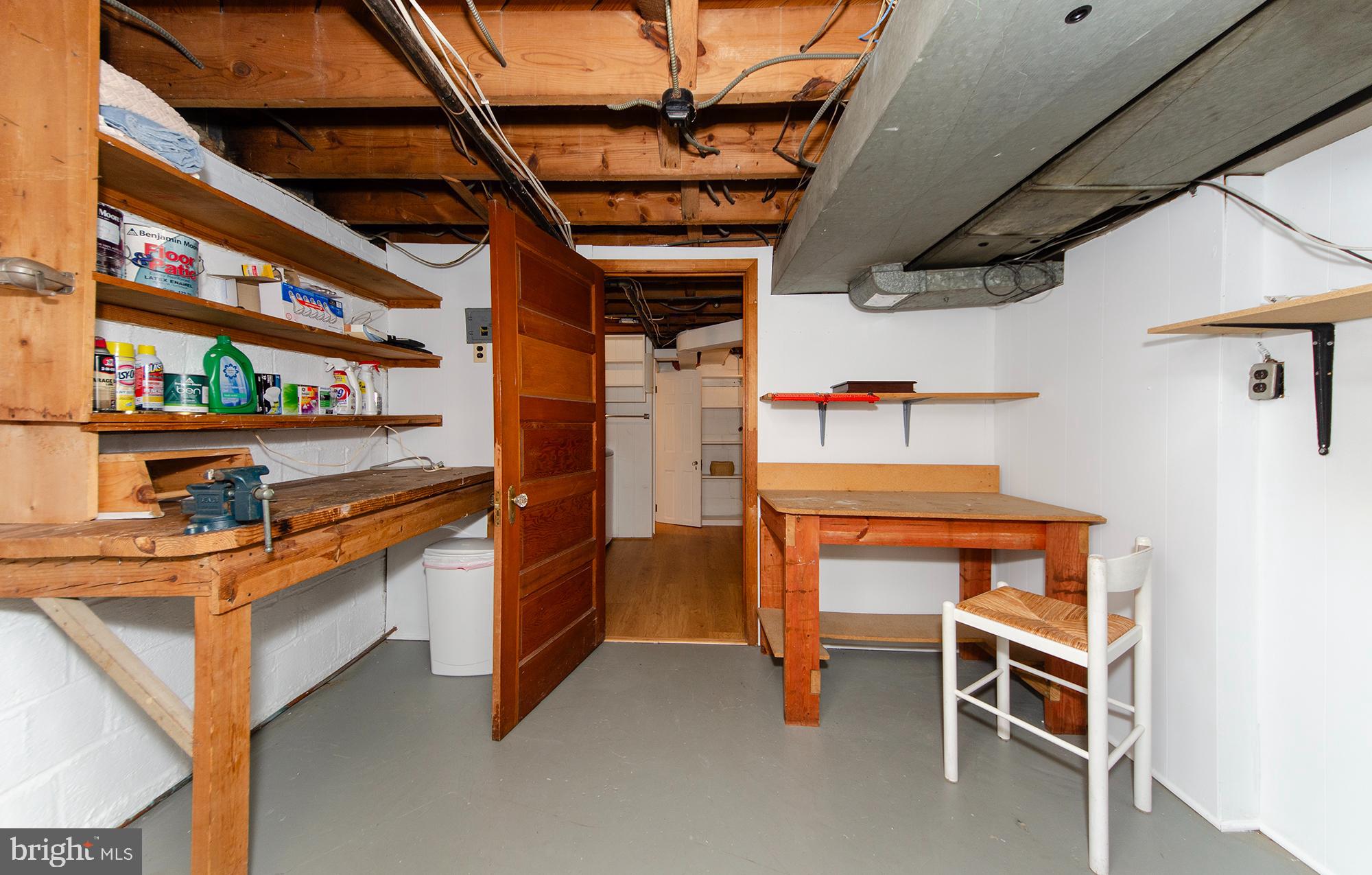 OVER LEE KNOLLS - Residential