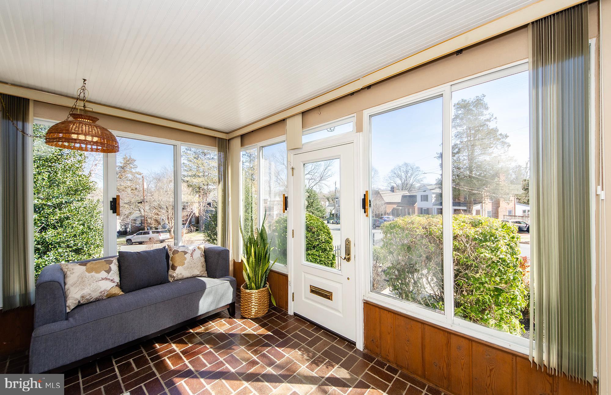 OVER LEE KNOLLS - Residential