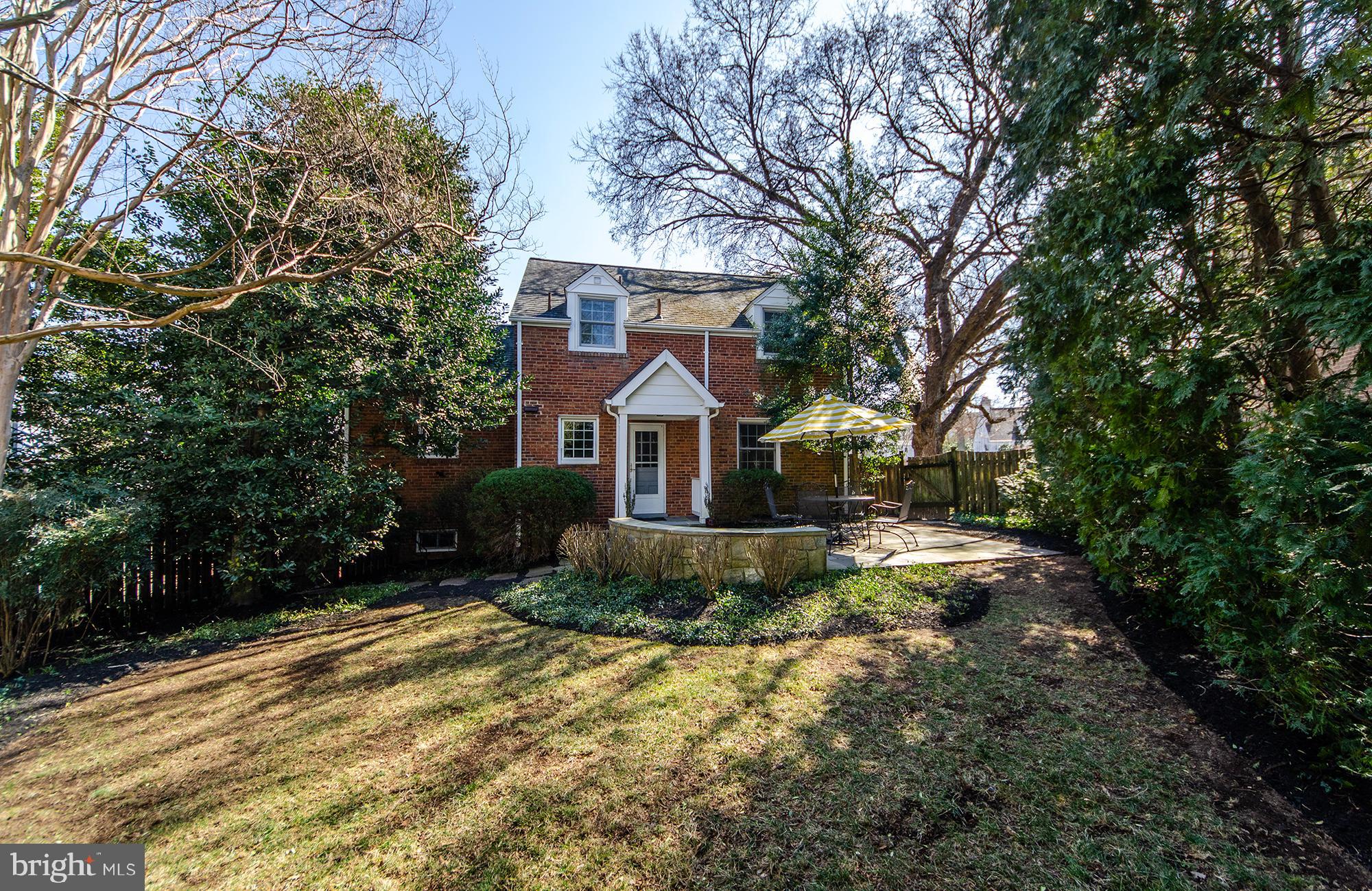 OVER LEE KNOLLS - Residential