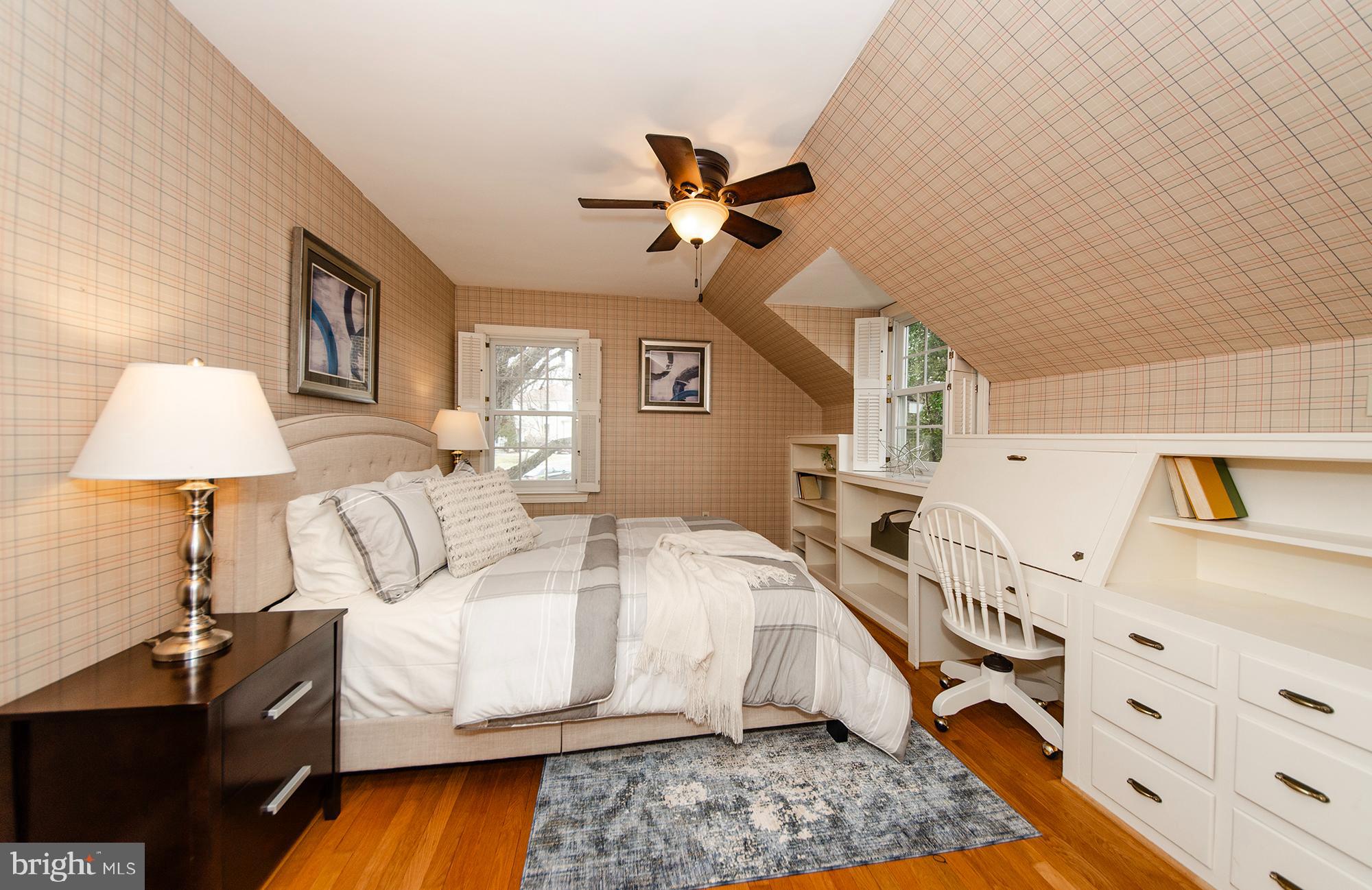 OVER LEE KNOLLS - Residential