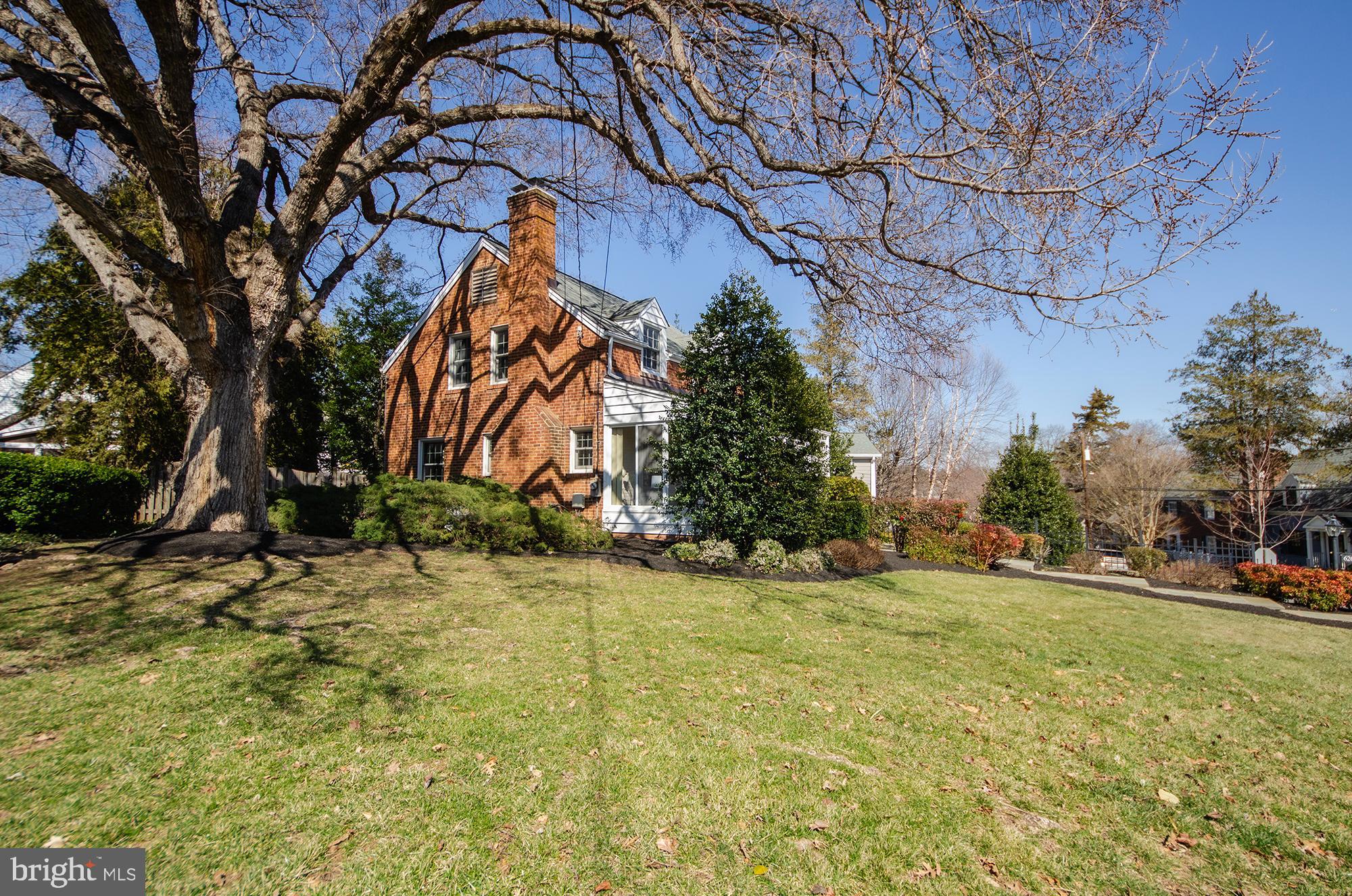 OVER LEE KNOLLS - Residential