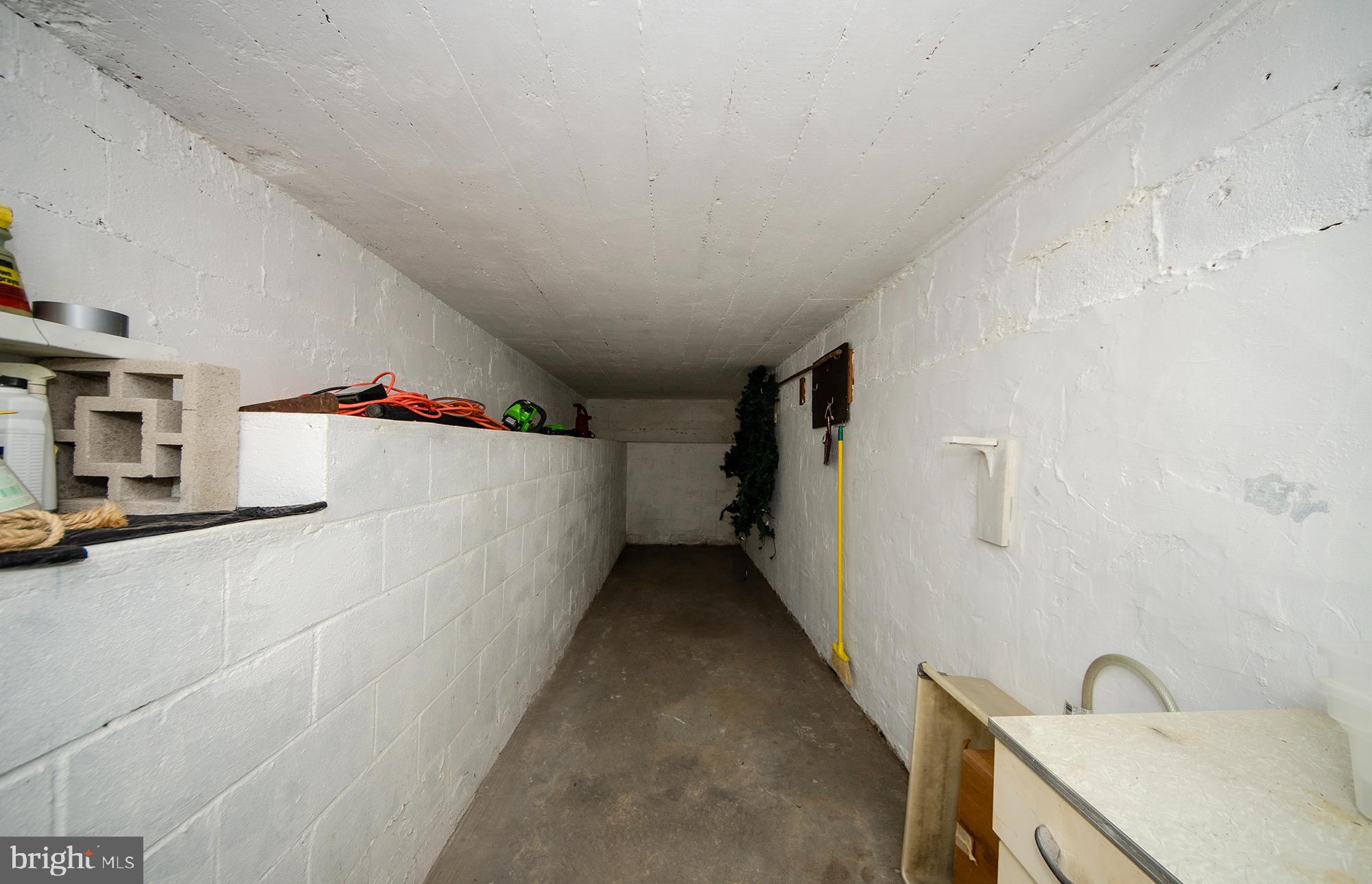 OVER LEE KNOLLS - Residential