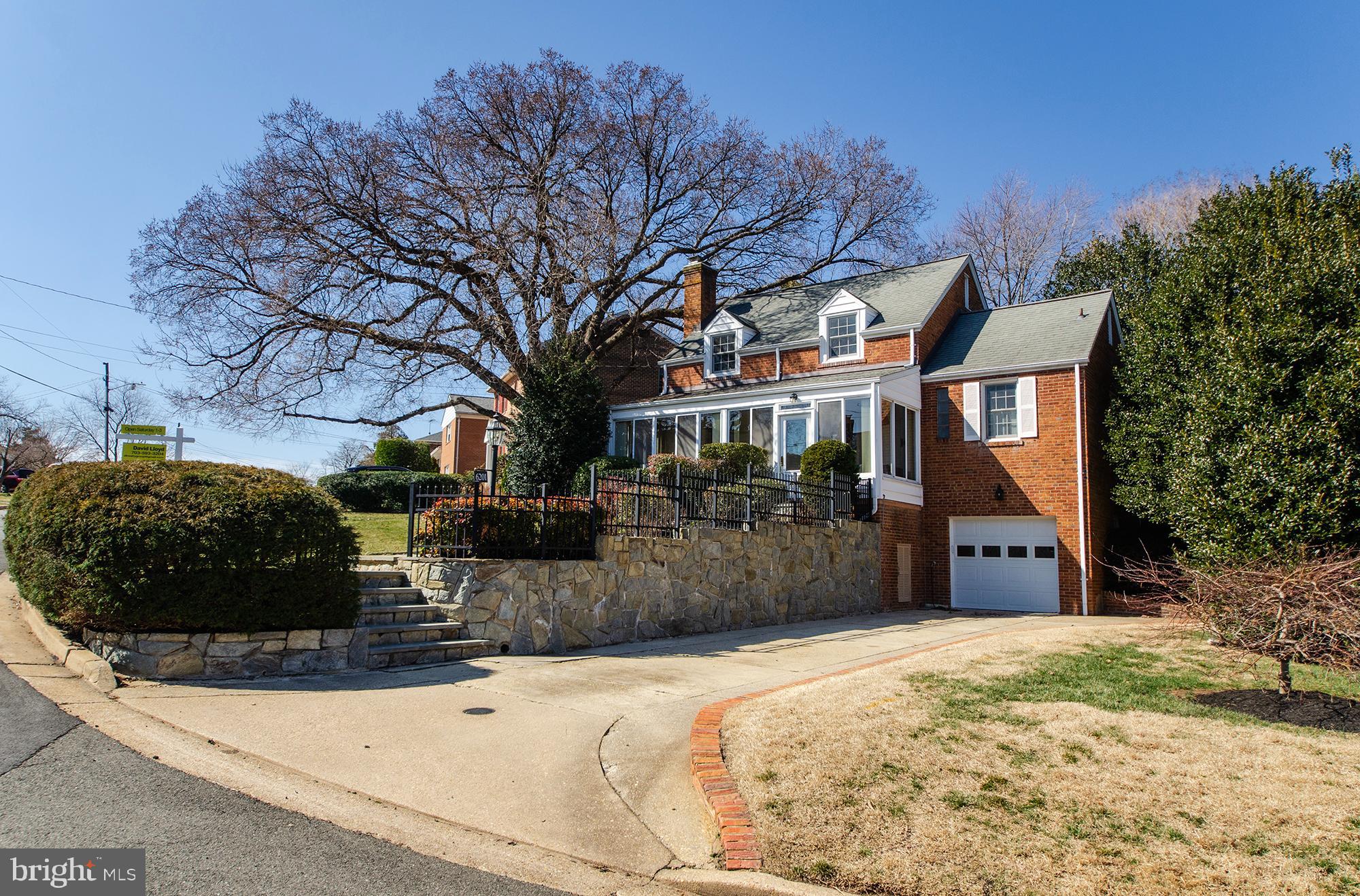 OVER LEE KNOLLS - Residential