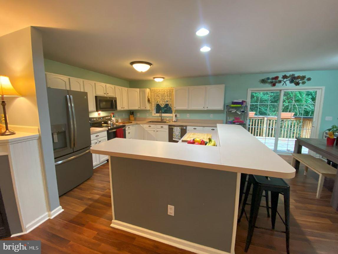 MEADOW BROOK - Residential