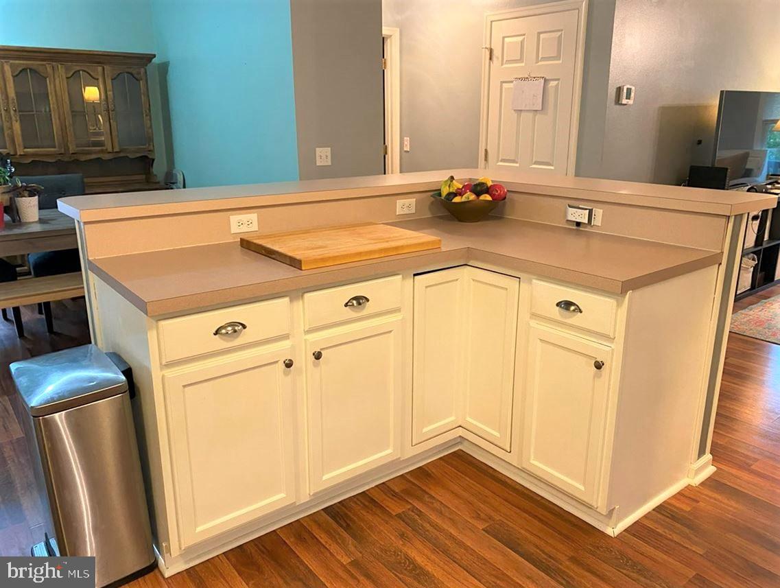 MEADOW BROOK - Residential