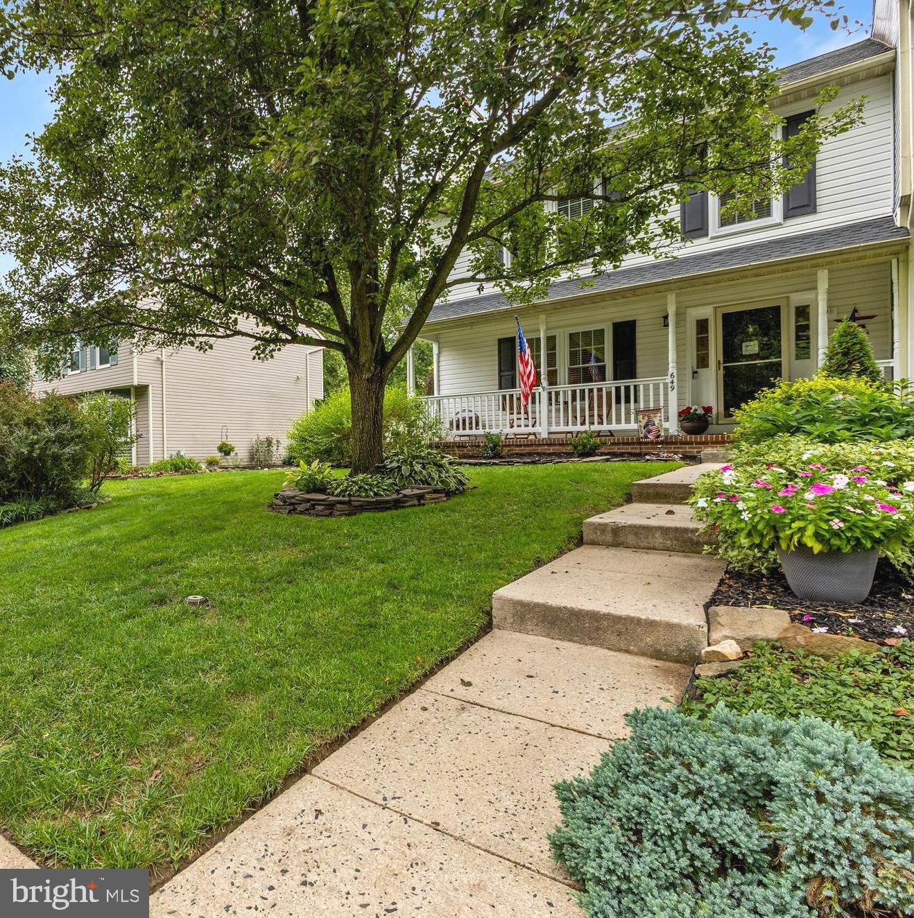 649 KILDONAN COURT