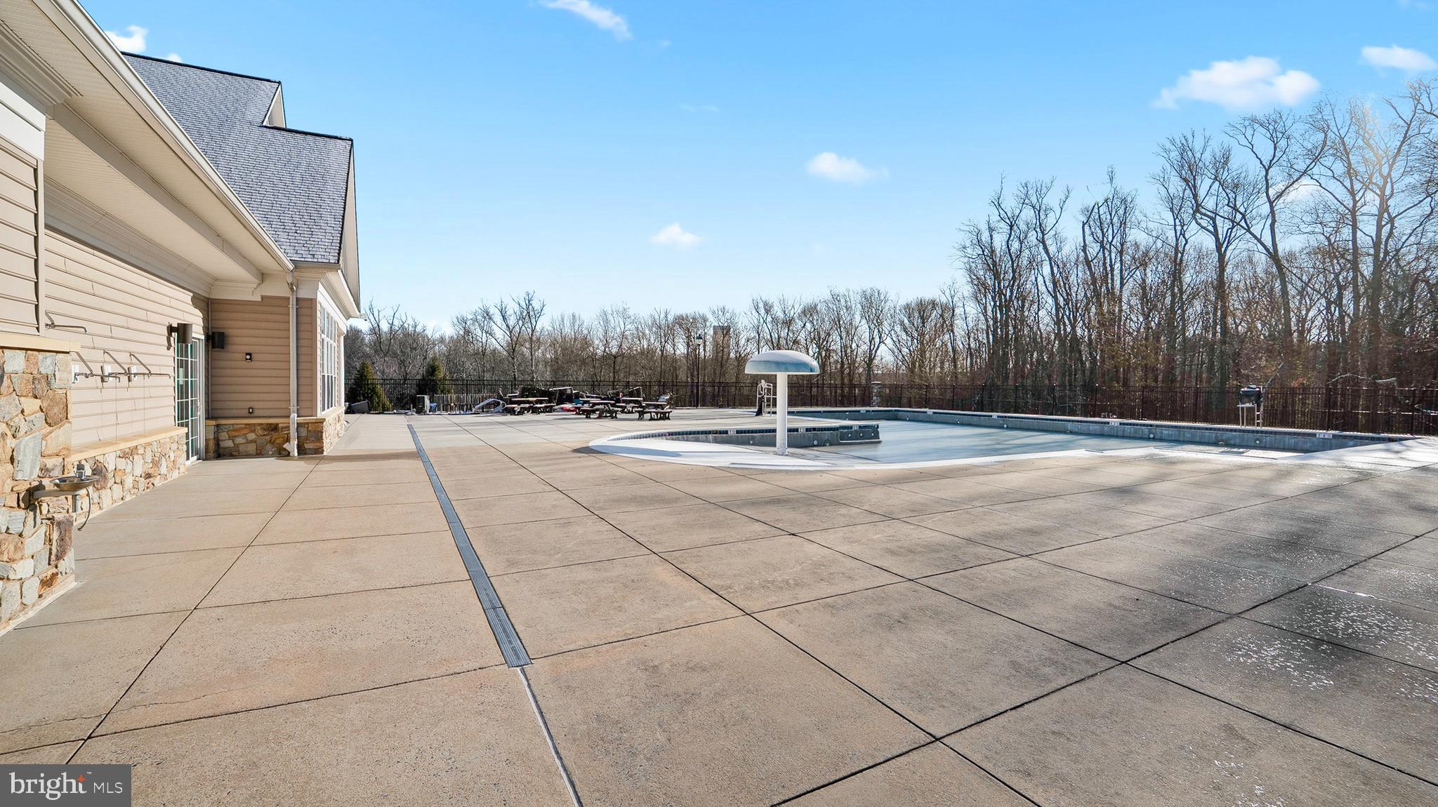 VILLAGES OF DORCHESTER - Residential