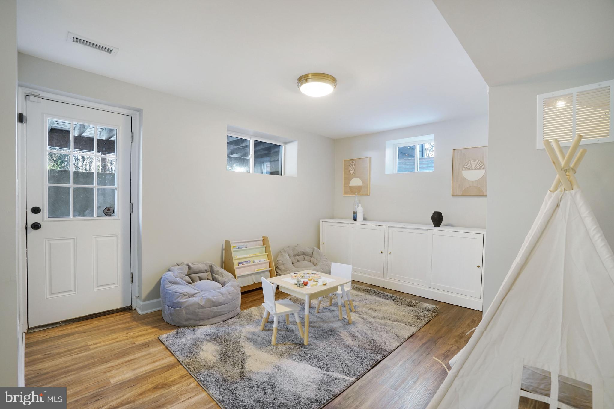 EDSALL PARK - Residential