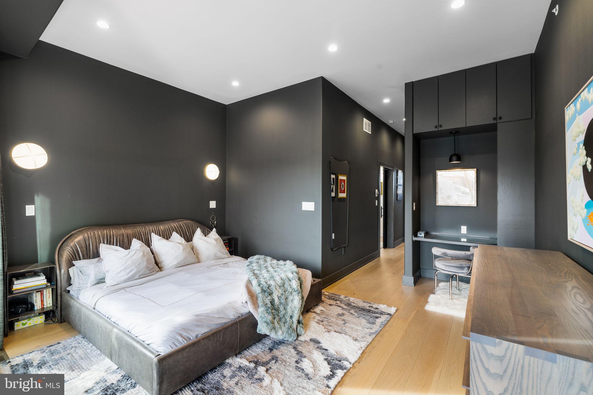 GRADUATE HOSPITAL - Residential