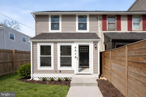 4416 GAULT PLACE NE WASHINGTON DC 20019