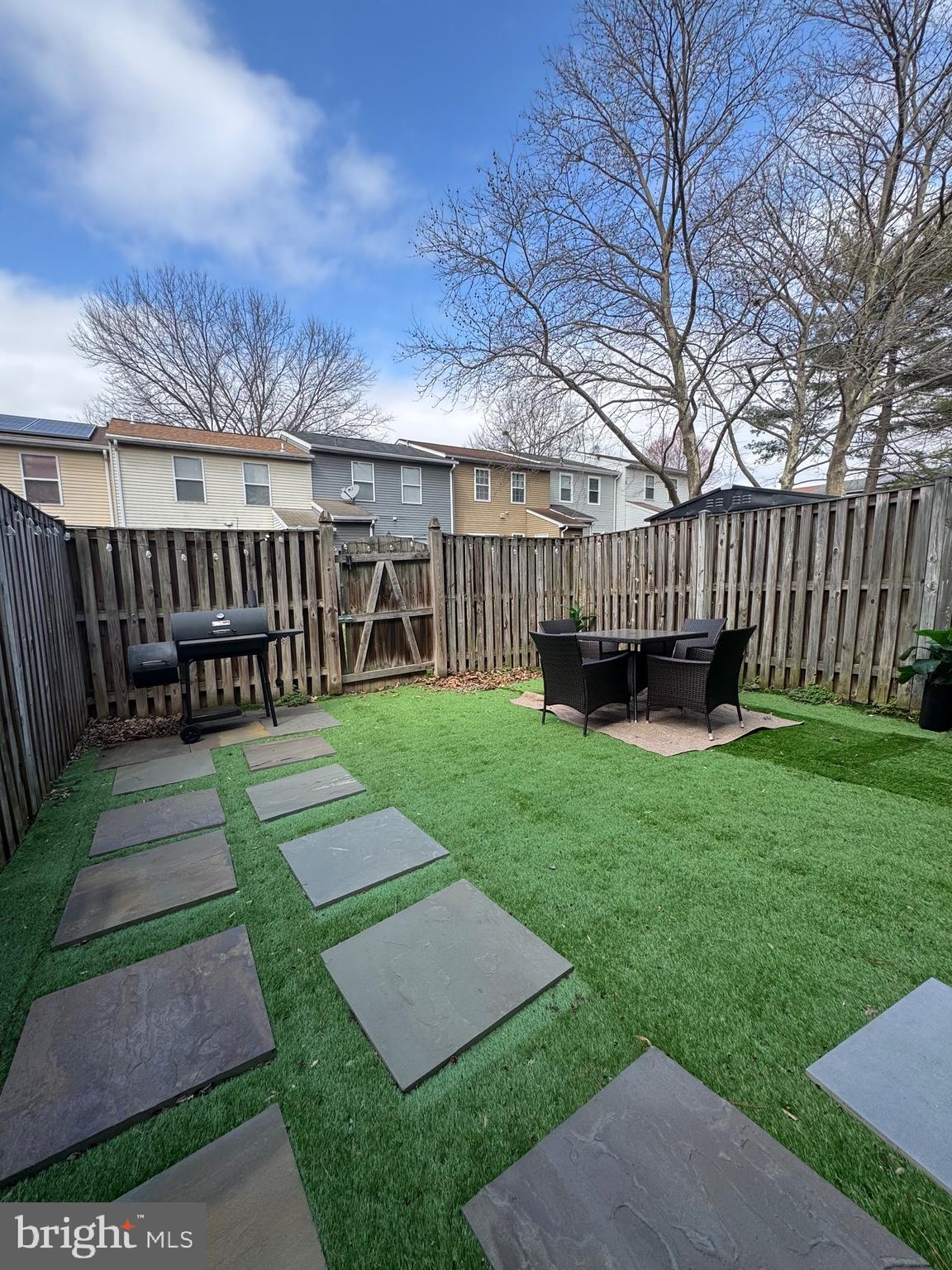 LONDON WOODS - Residential