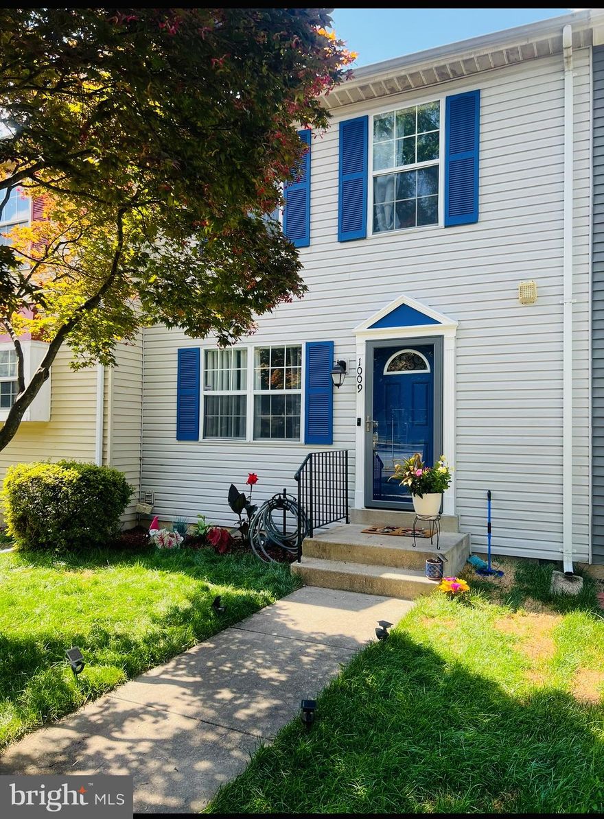 This beautifully maintained 3-bedroom, 2 1/2-bath townhouse is a perfect blend of comfort and convenience. Enjoy a  spacious living in a well-kept, move-in-ready condition. Features include a bright and airy living area, modern kitchen, and generous-sized bedrooms. Perfect for families or anyone looking for a low-maintenance, yet comfortable home. This beautifully maintained 3-bedroom, 2 1/2-bath townhouse is a perfect blend of comfort and convenience.