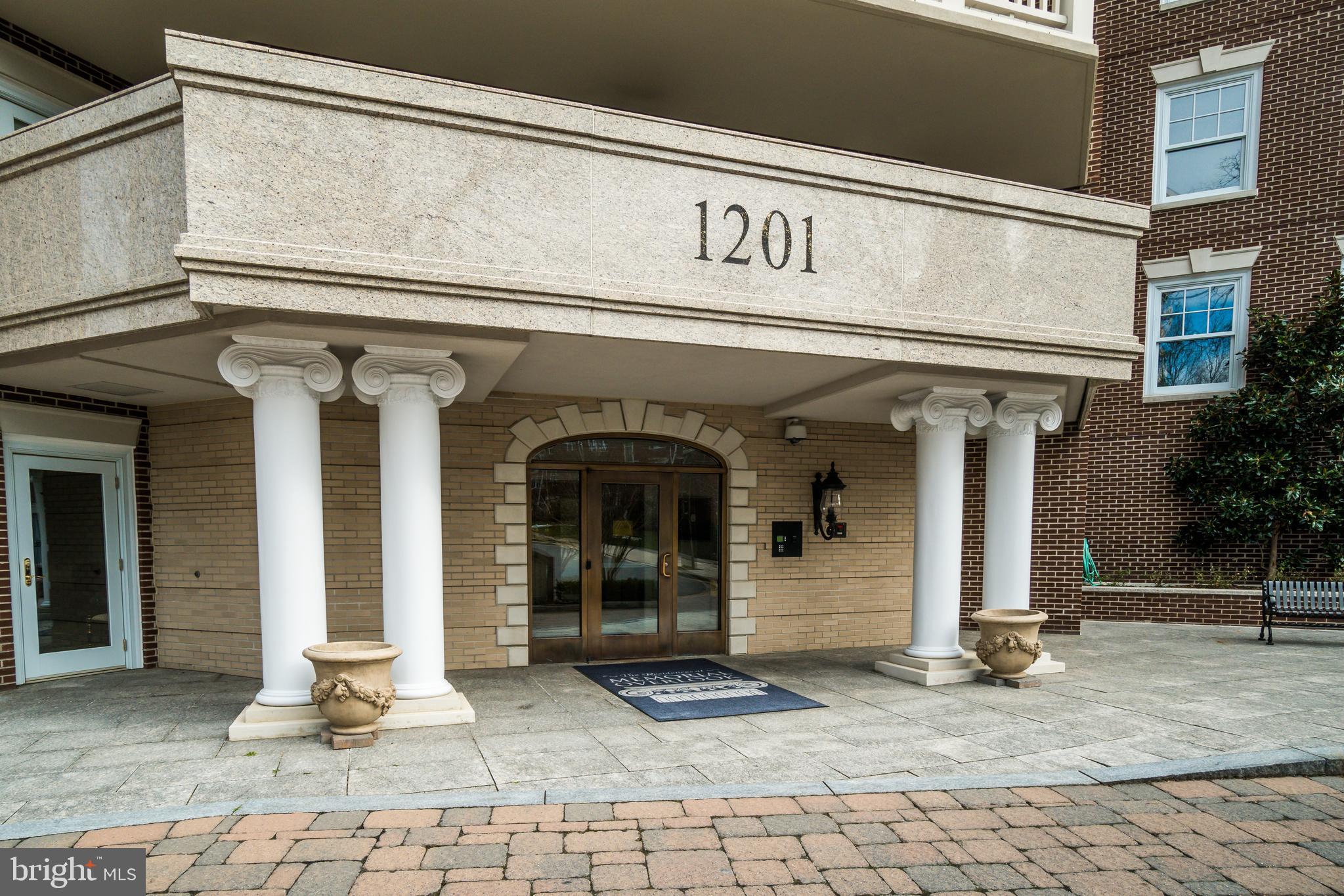 MEMORIAL PARK - Residential