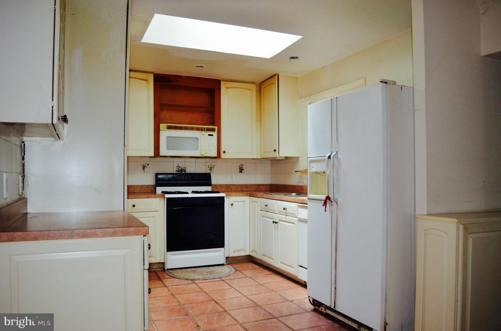 MCLEAN MANOR - Residential