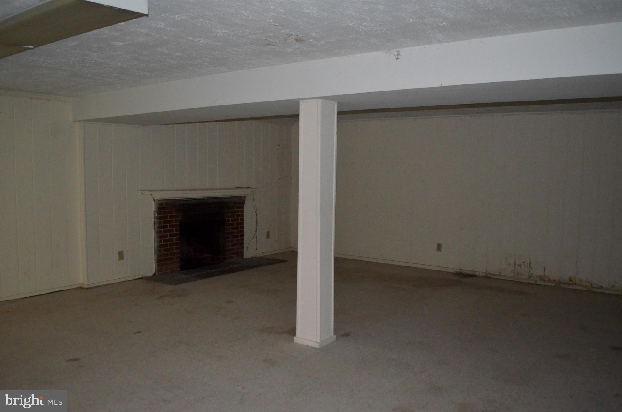 MCLEAN MANOR - Residential