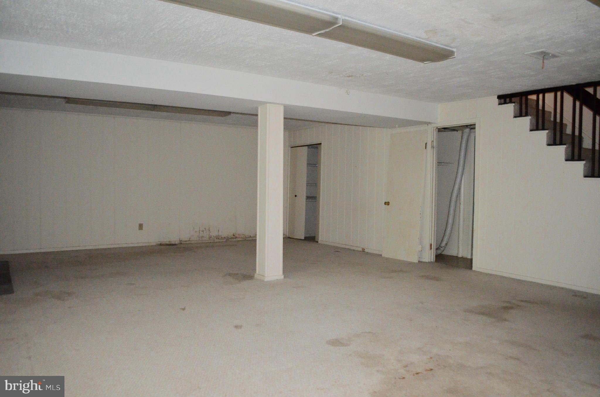 MCLEAN MANOR - Residential