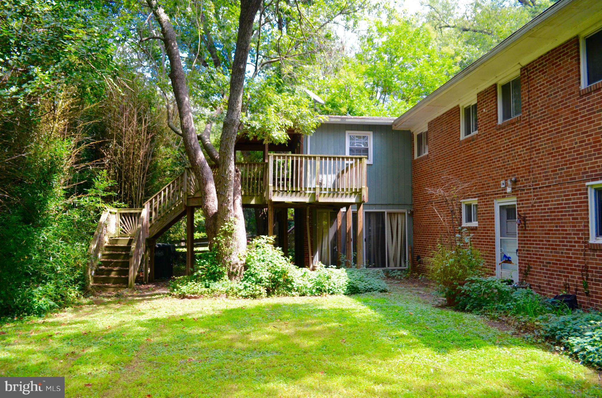 MCLEAN MANOR - Residential