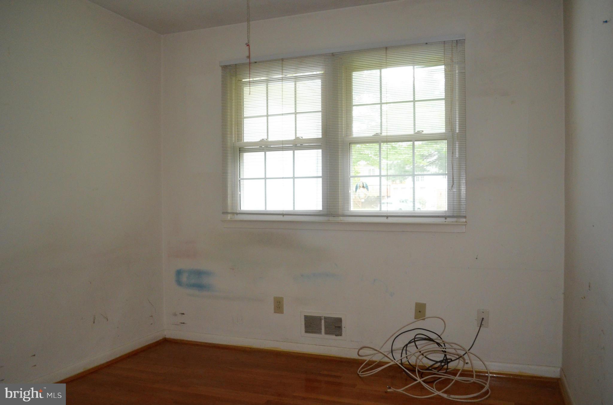 MCLEAN MANOR - Residential