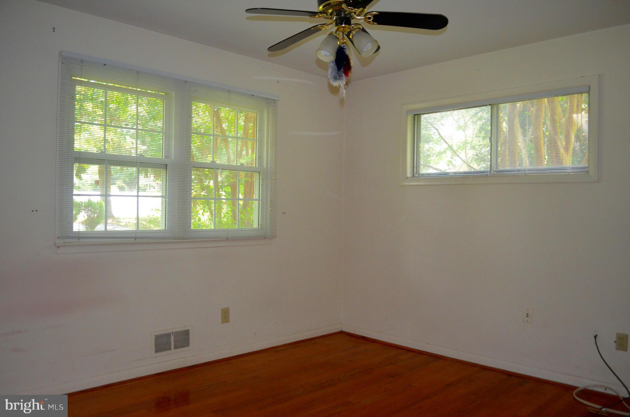 MCLEAN MANOR - Residential