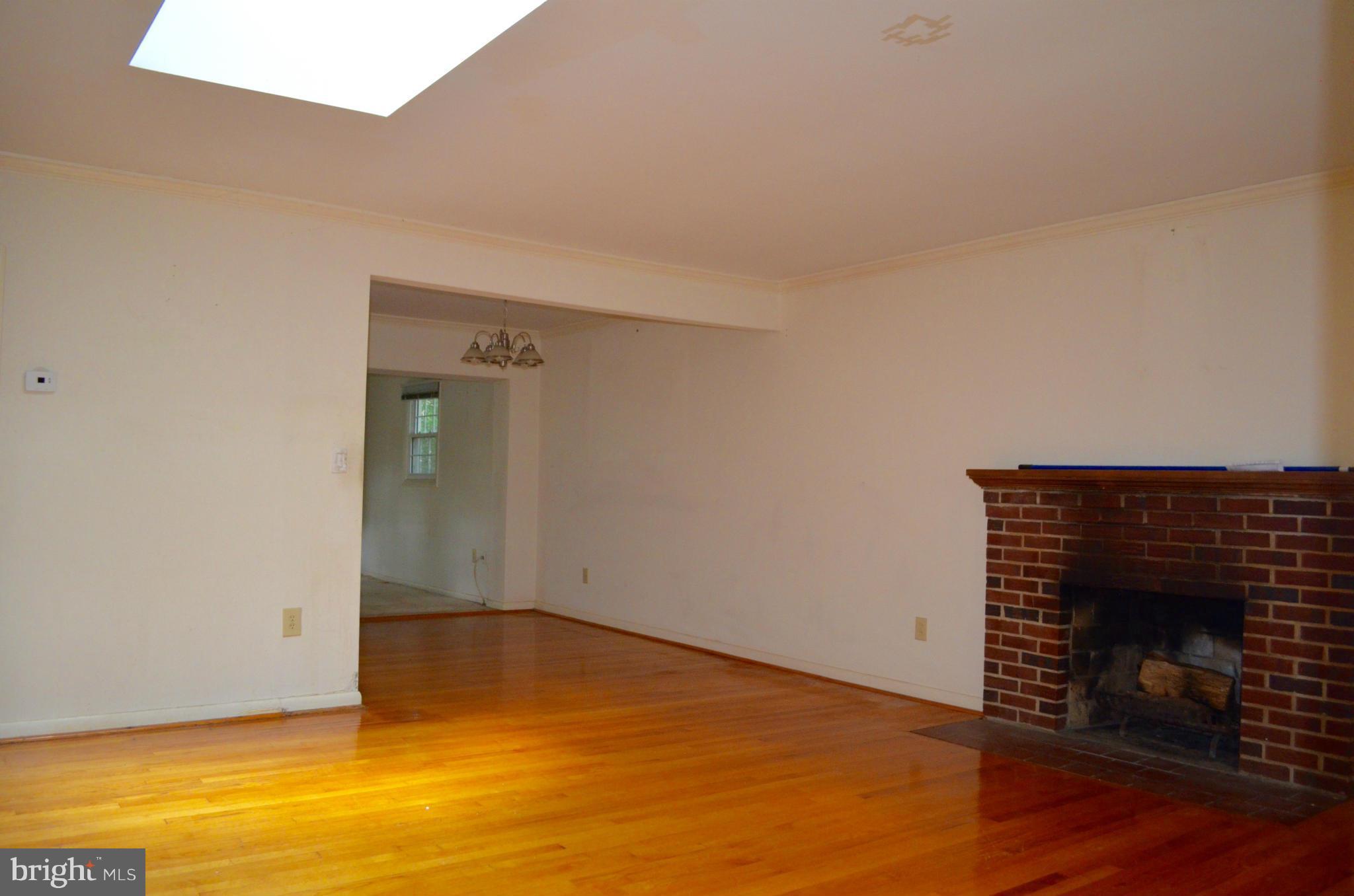 MCLEAN MANOR - Residential