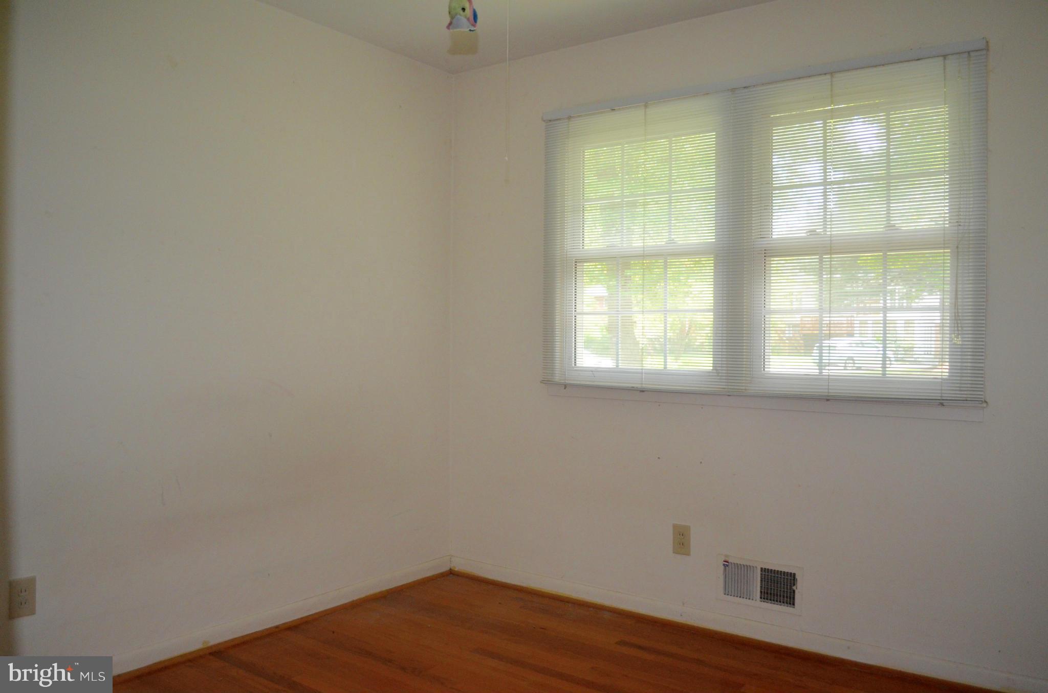 MCLEAN MANOR - Residential