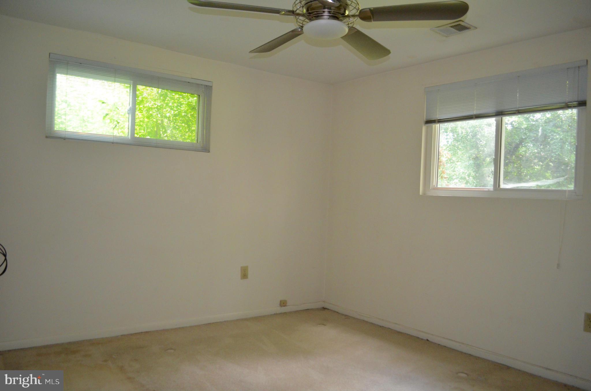 MCLEAN MANOR - Residential