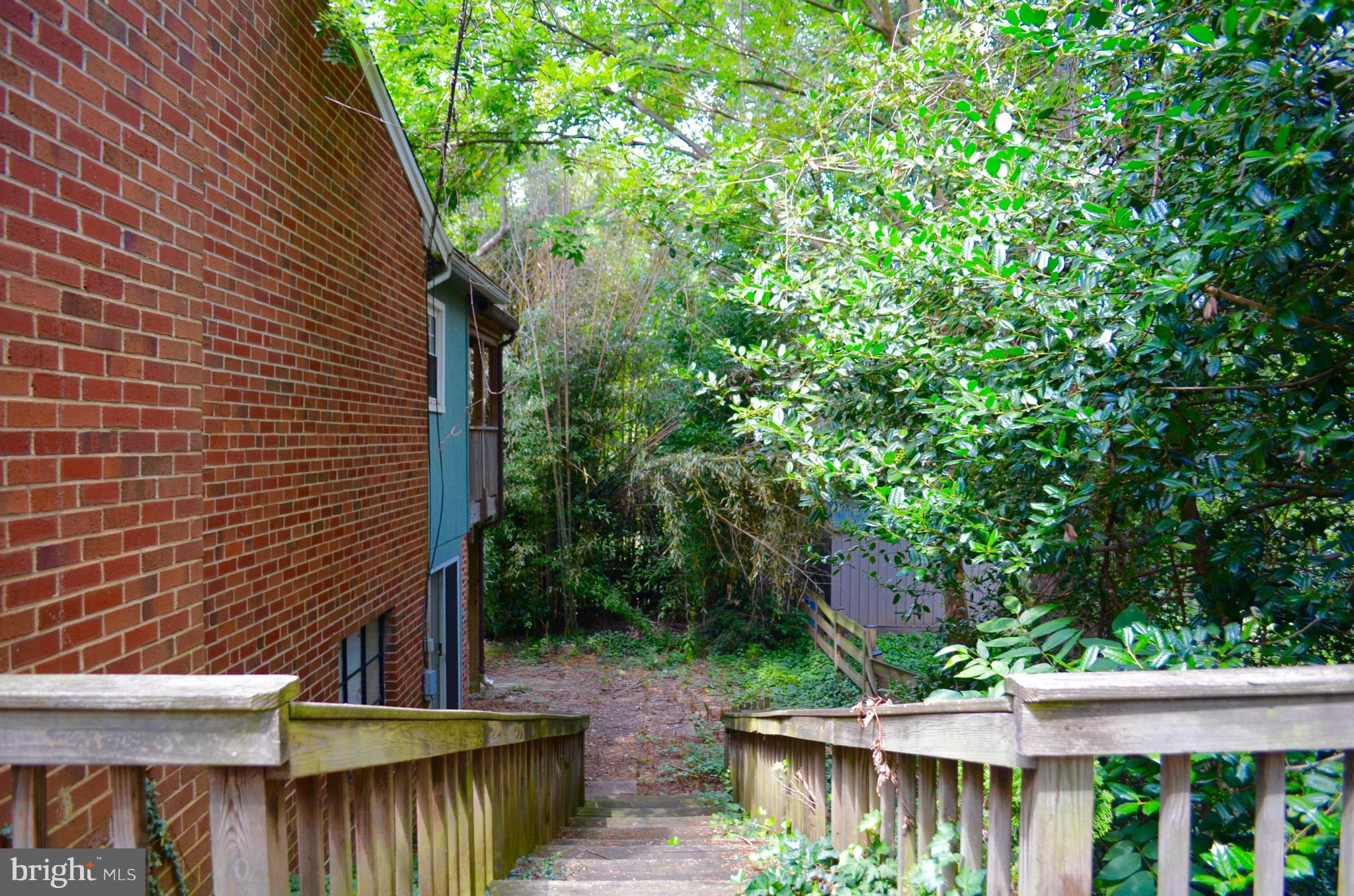 MCLEAN MANOR - Residential