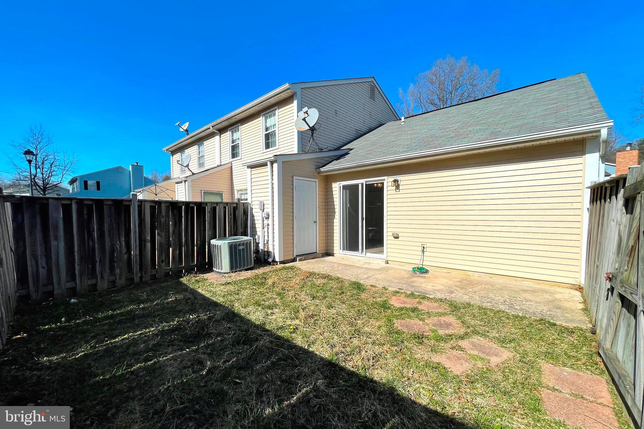 HUNTINGTON NEIGHBORHOOD - Residential Lease