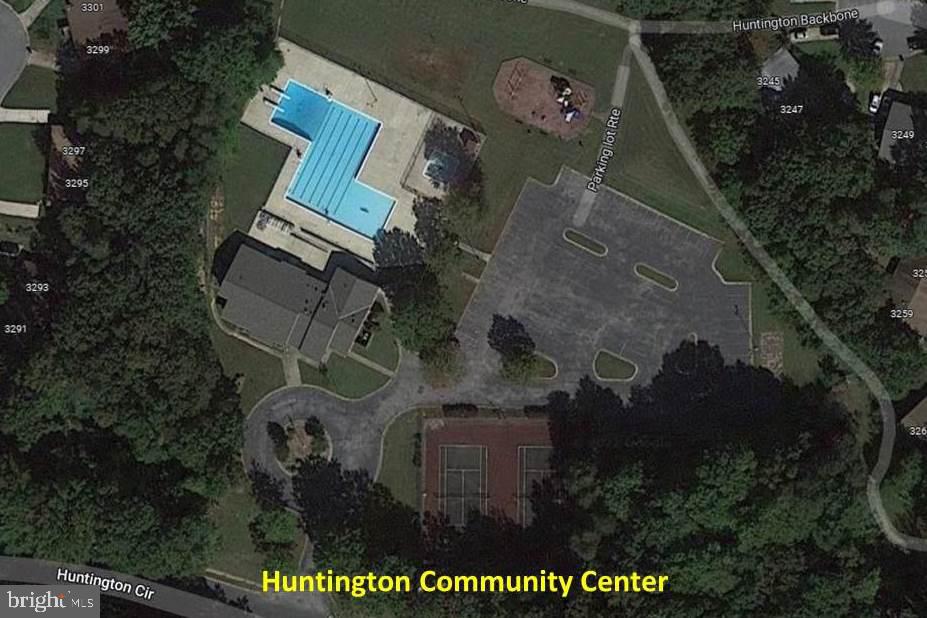 HUNTINGTON NEIGHBORHOOD - Residential Lease