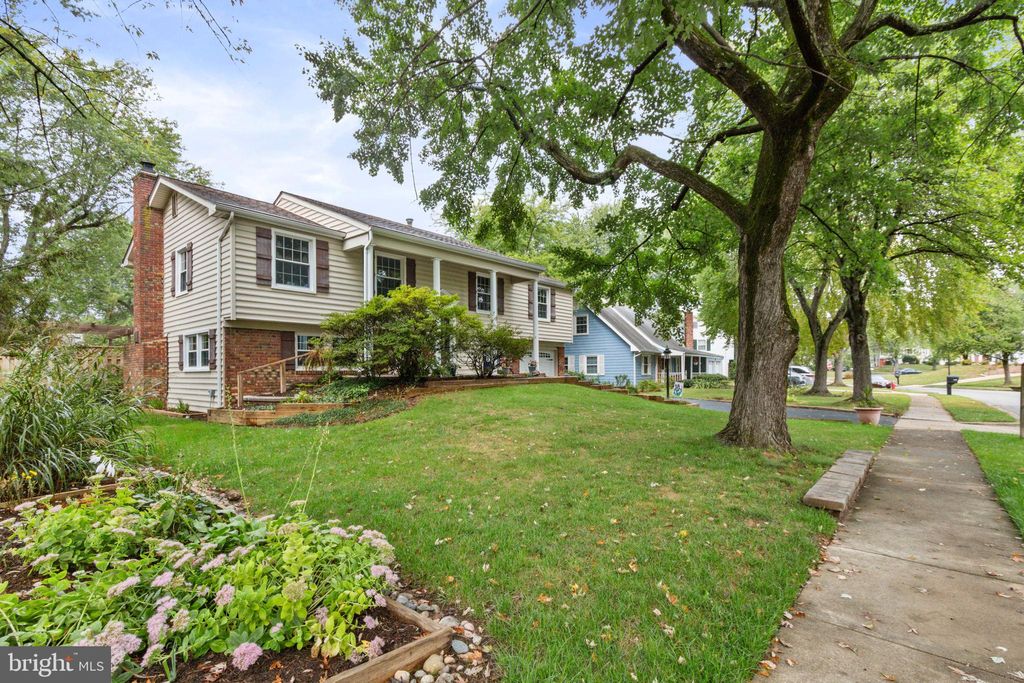 Photo of 4208 Mayport Lane, FAIRFAX, VA 22033 (MLS # VAFX2268172)