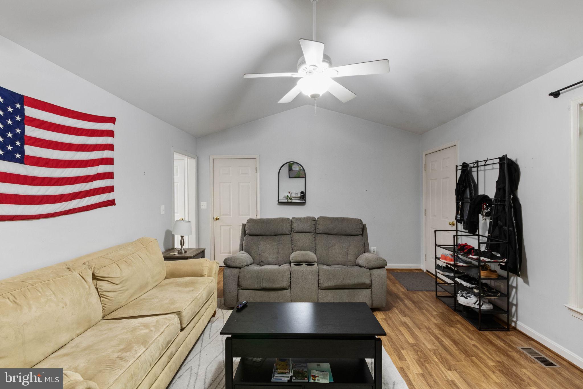 PRESIDENTIAL LAKES - Residential