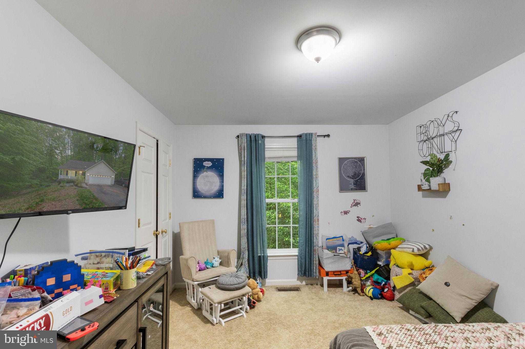 PRESIDENTIAL LAKES - Residential