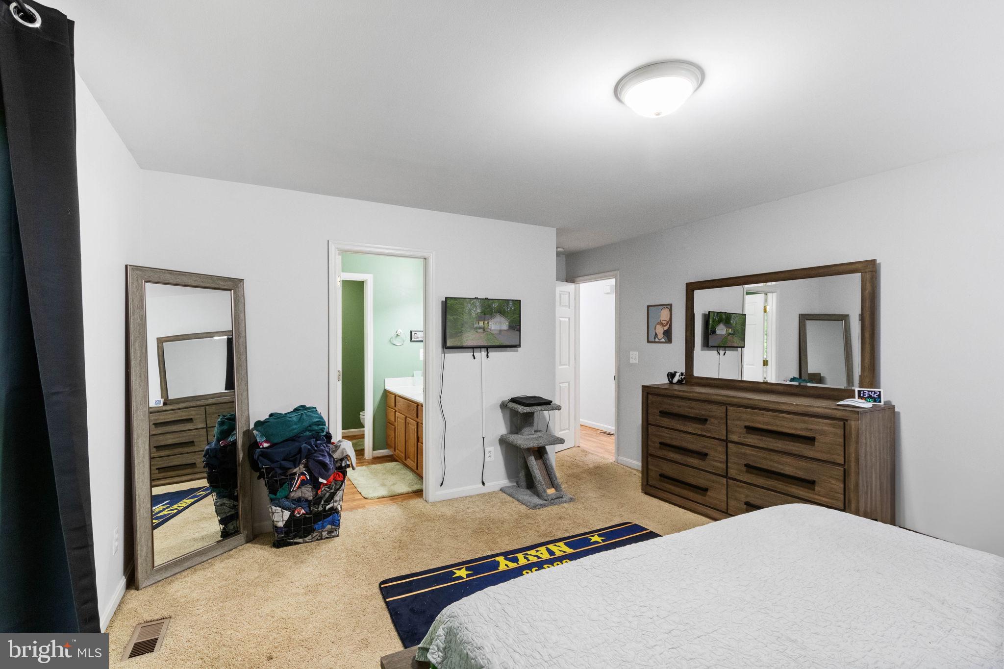 PRESIDENTIAL LAKES - Residential