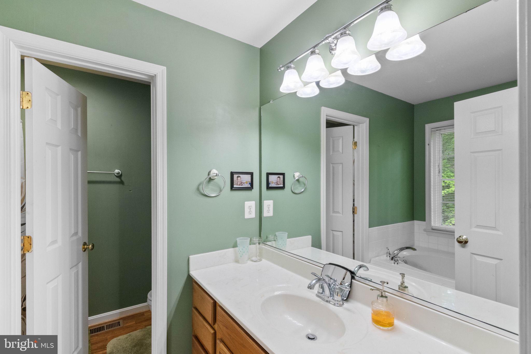 PRESIDENTIAL LAKES - Residential