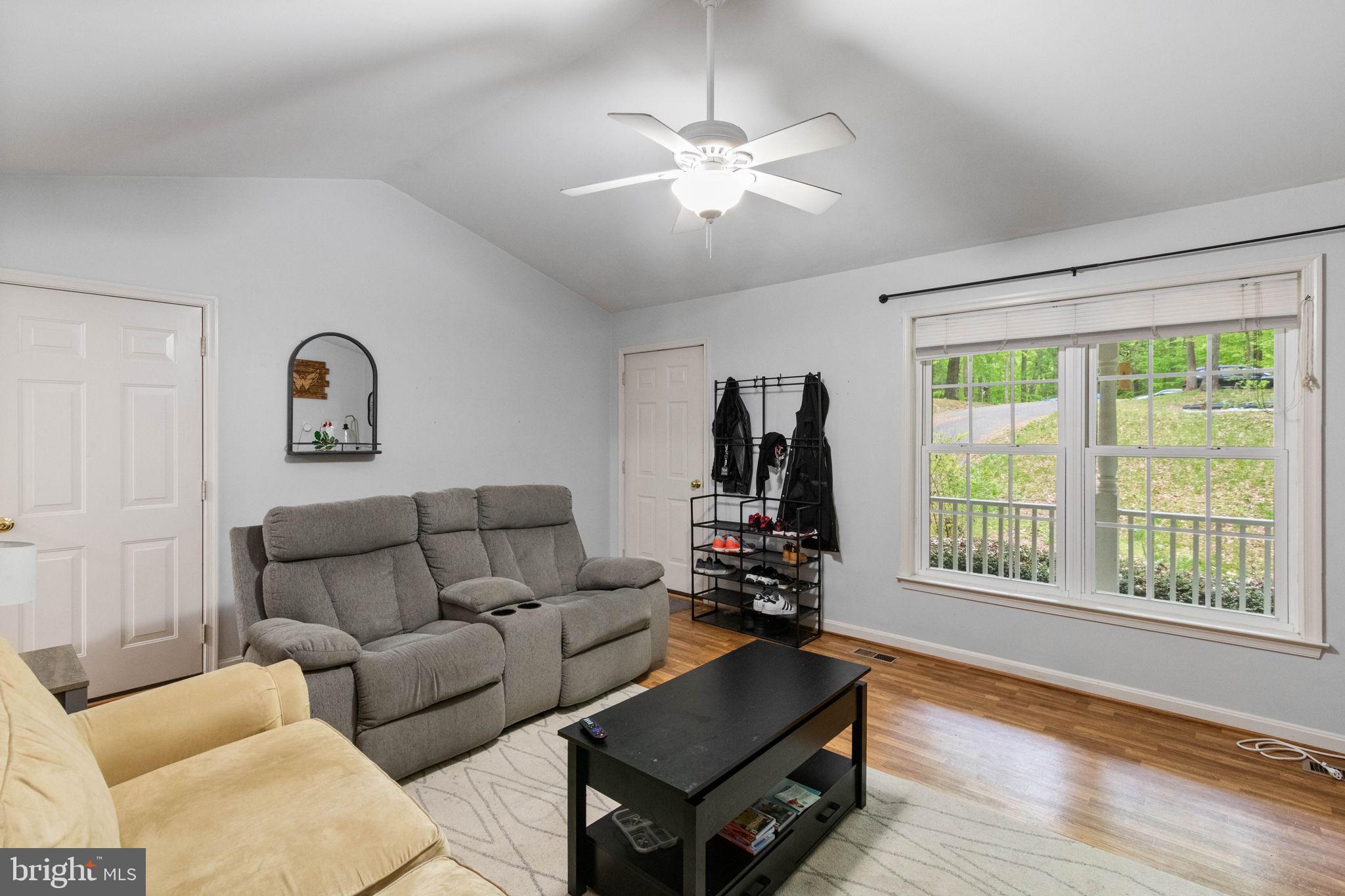 PRESIDENTIAL LAKES - Residential