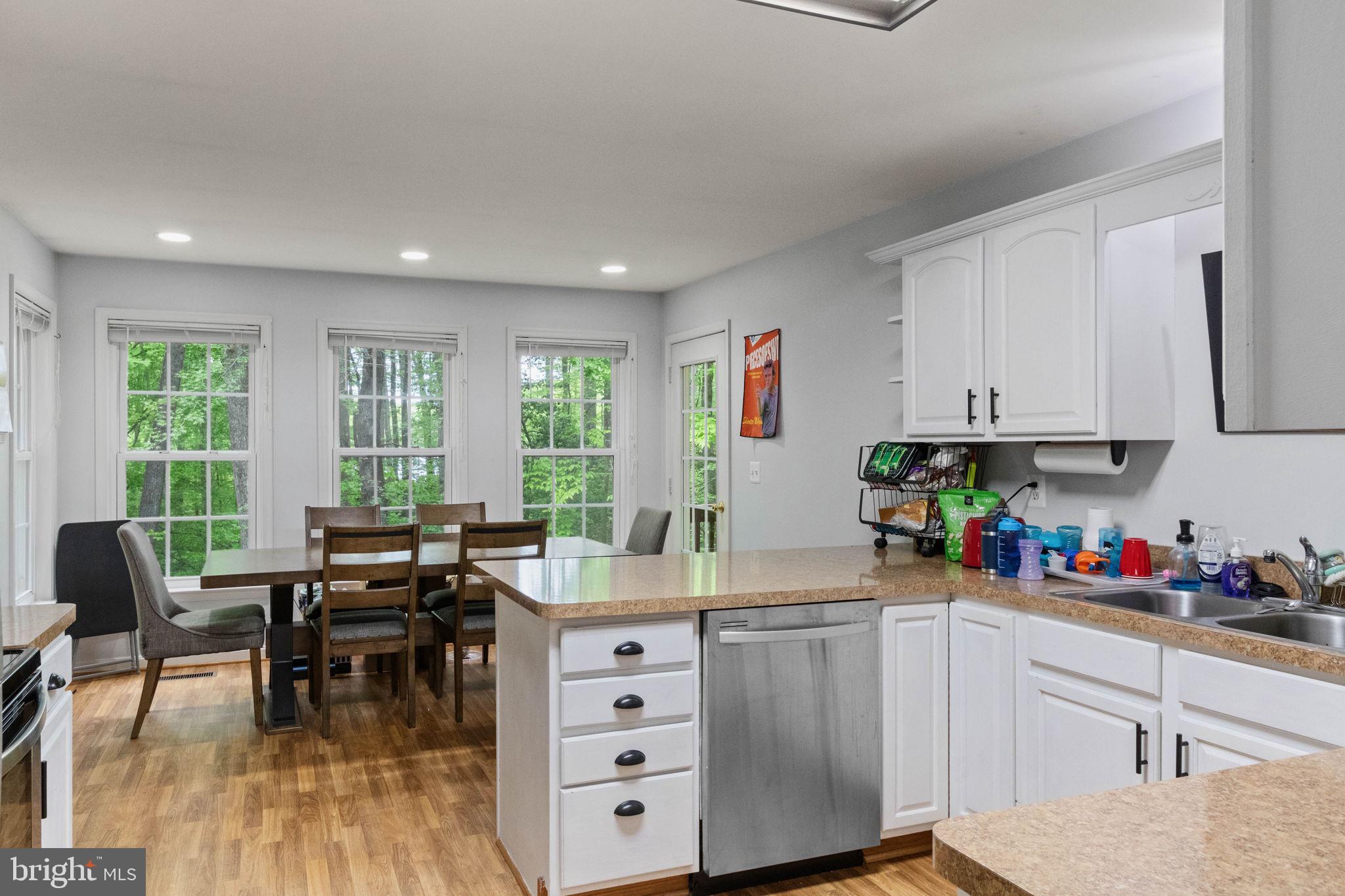 PRESIDENTIAL LAKES - Residential