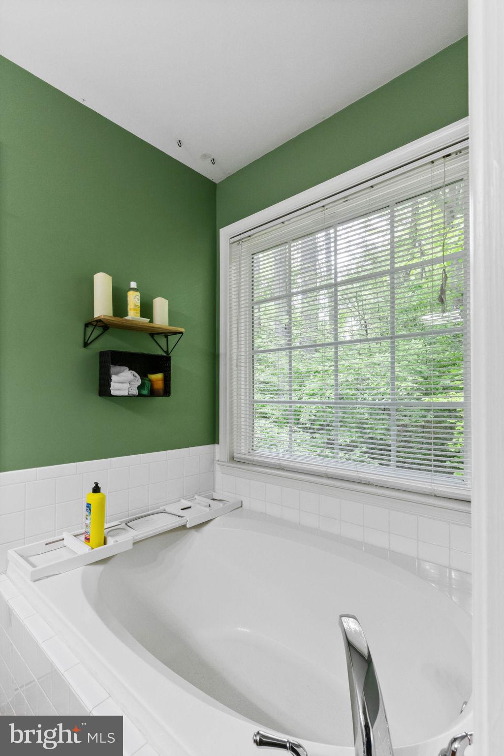 PRESIDENTIAL LAKES - Residential