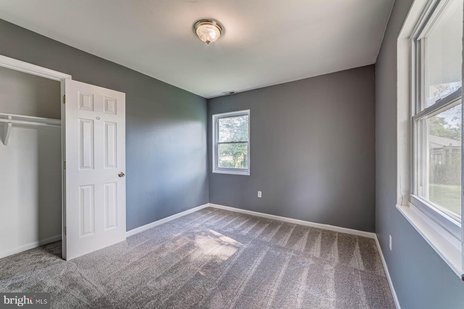 SOUTH LAWN - Residential