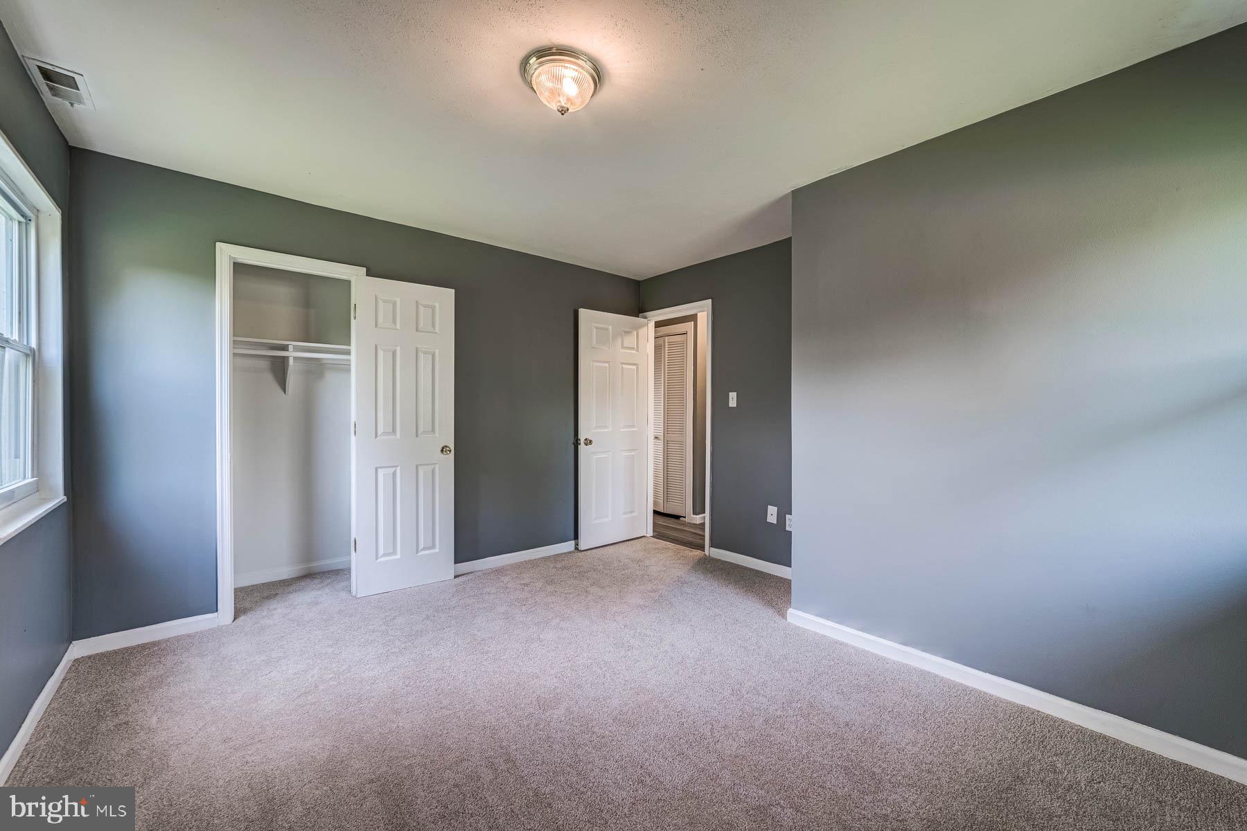 SOUTH LAWN - Residential