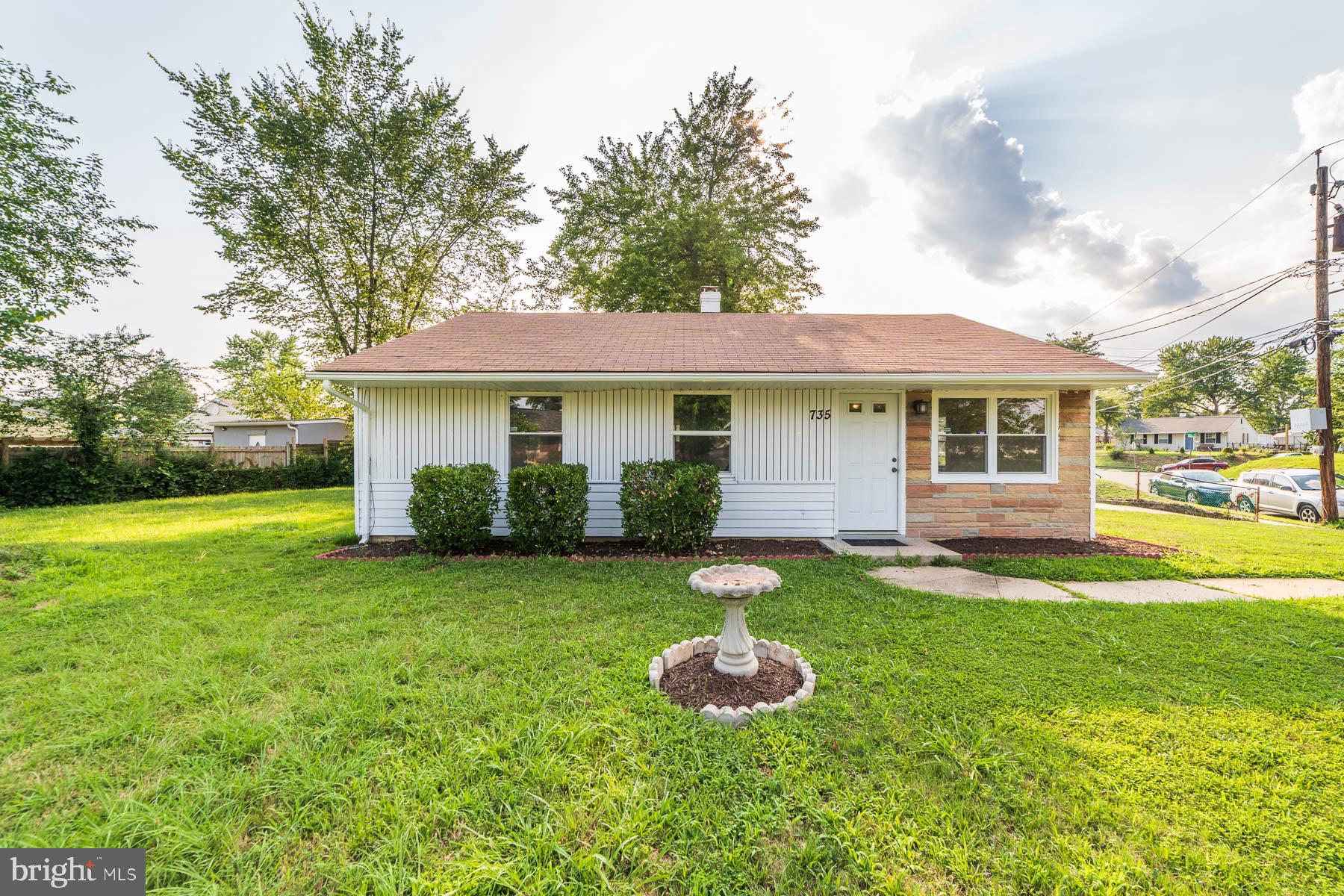 SOUTH LAWN - Residential